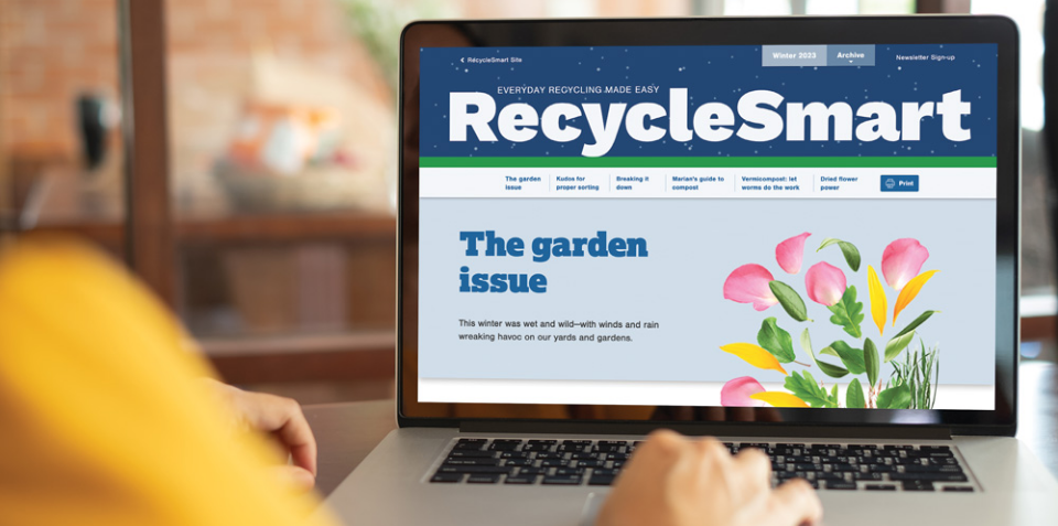 A laptop opened to the online RecycleSmart newsletter.
